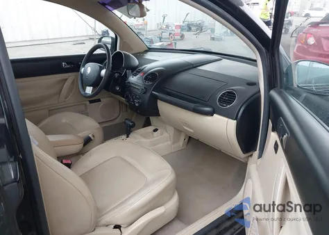 2010 Volkswagen New Beetle 2.5L из США, поврежденный, VIN 3VWPG3AG6AM036603